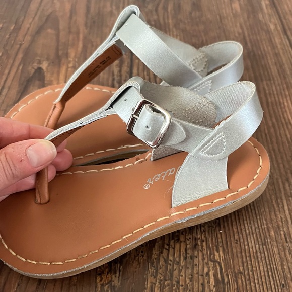 Salt Water T-Thong Silver Sandals Size 9 - Picture 4 of 7